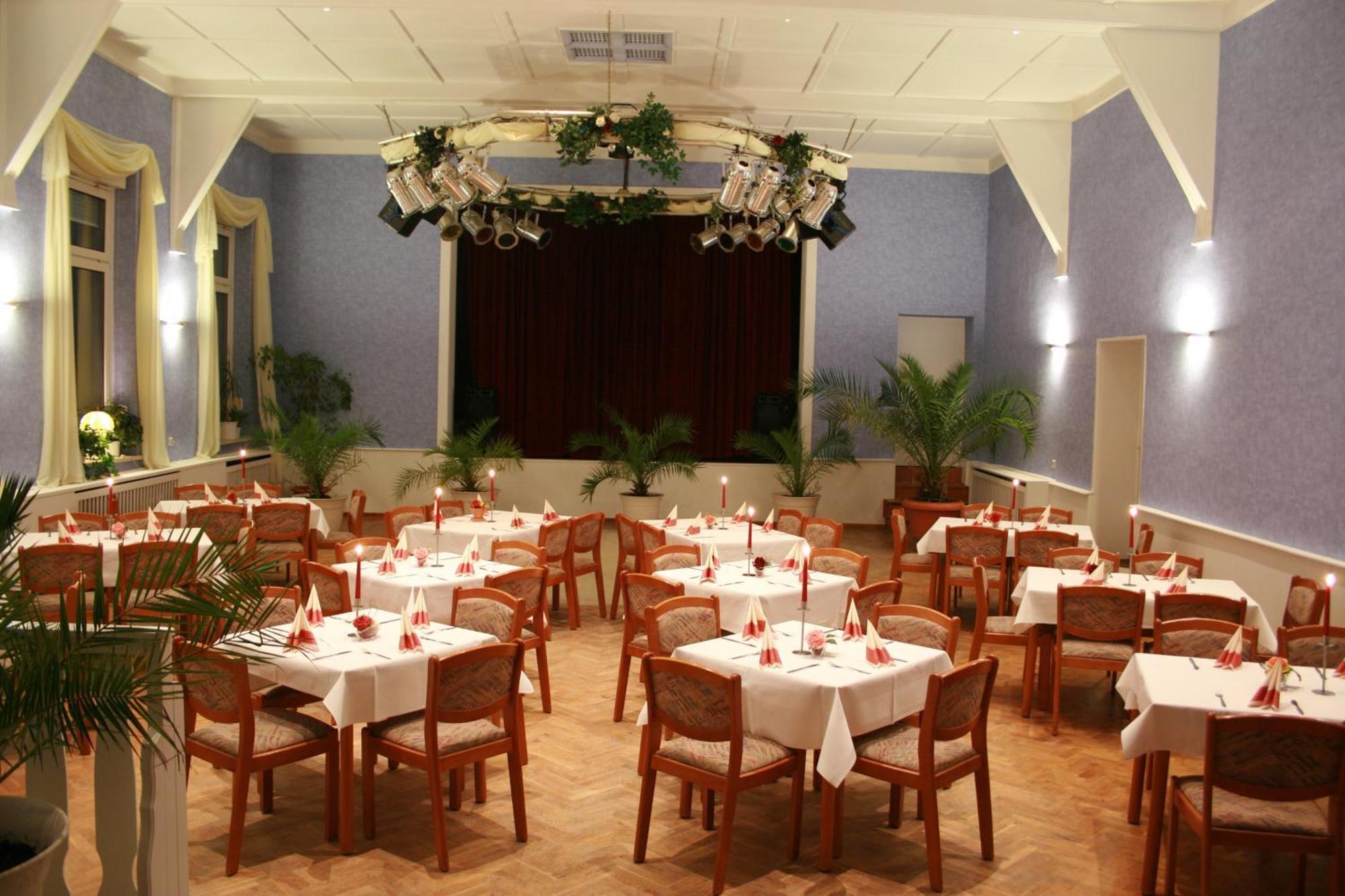 Hotel & Restaurant Maerkische Schweiz Buckow Buitenkant foto