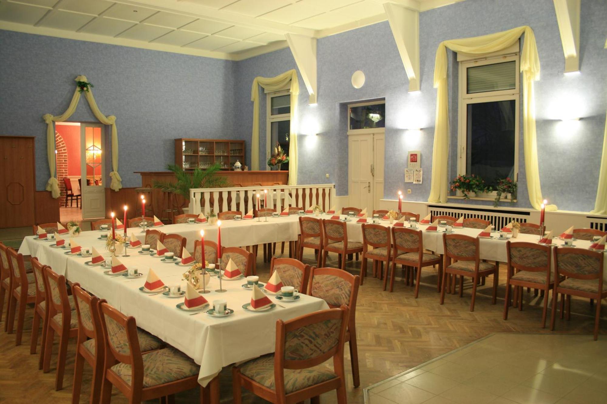 Hotel & Restaurant Maerkische Schweiz Buckow Buitenkant foto