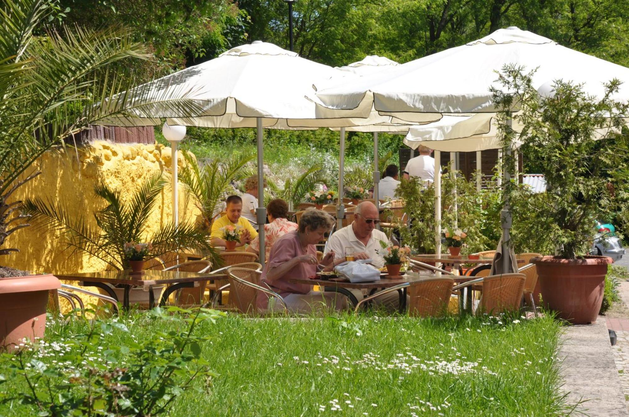 Hotel & Restaurant Maerkische Schweiz Buckow Buitenkant foto